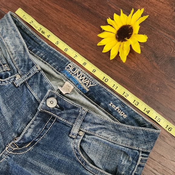 REFUGE RUNWAY EVERYDAY BOOT JEANS - Picture 5 of 8